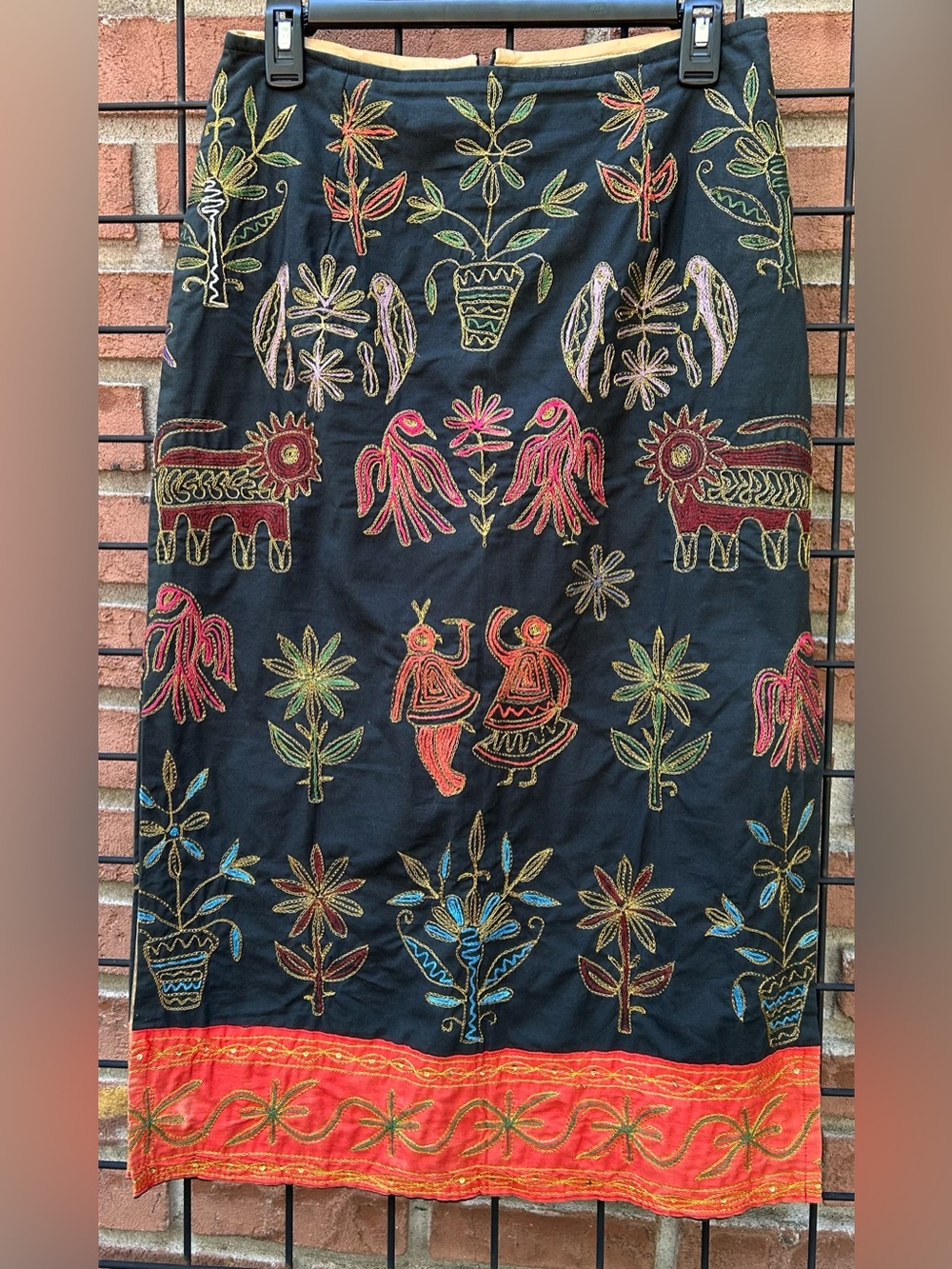 Rare Vintage Donajean Embroidered Black Folk-Print Midi Skirt - Unbranded